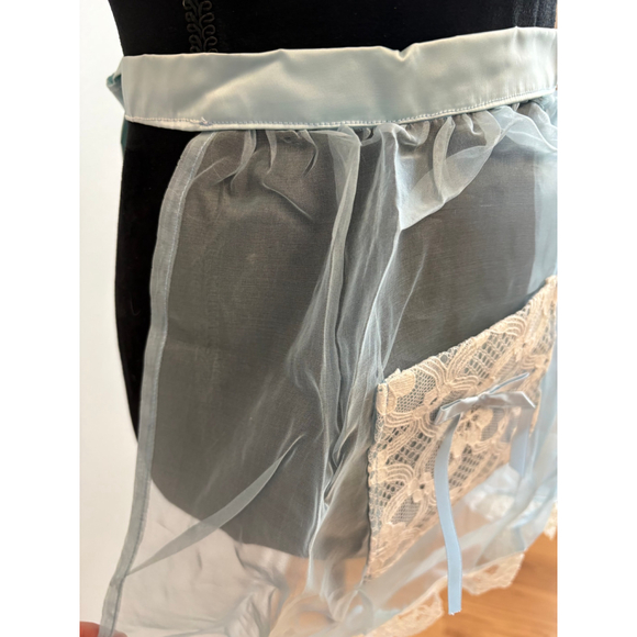 Vintage Baby Blue Hostess Apron - Picture 5 of 7